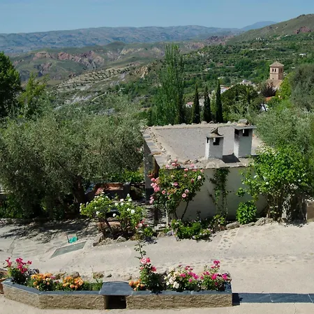 Gemuetliches Mit Pool Und Garten Vakantiehuis